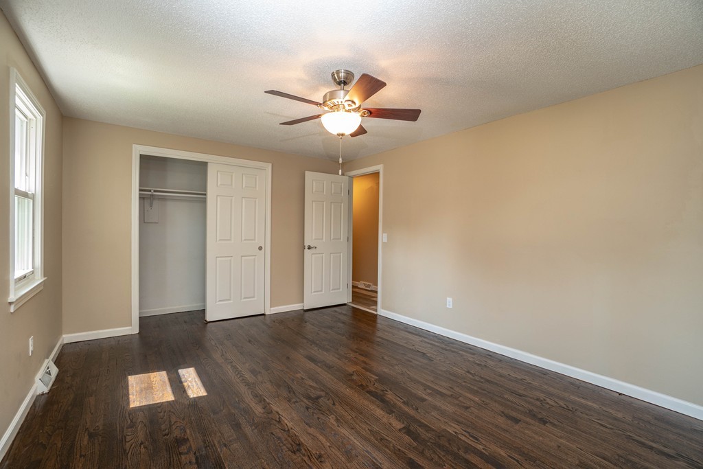 24 West Hill Road Springfield, MA 01109 - Photo 15 of 30
