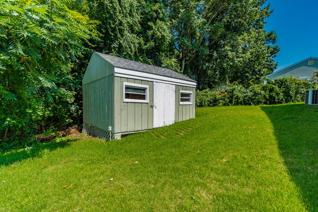 24 West Hill Road Springfield, MA 01109 - Photo 29 of 30