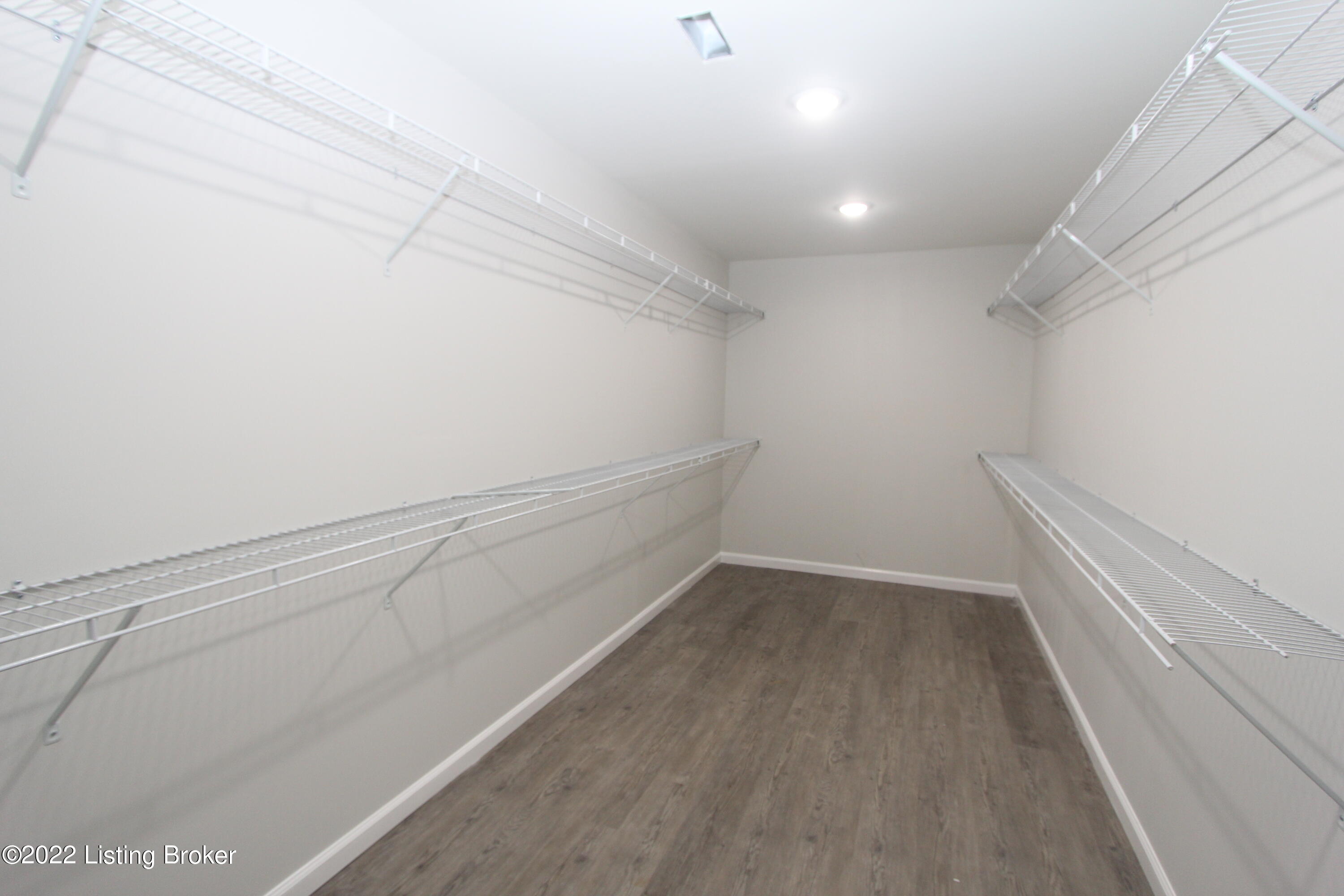 1699 Graefenburg Road Lawrenceburg, KY 40342 - Photo 16 of 23 Primary Closet