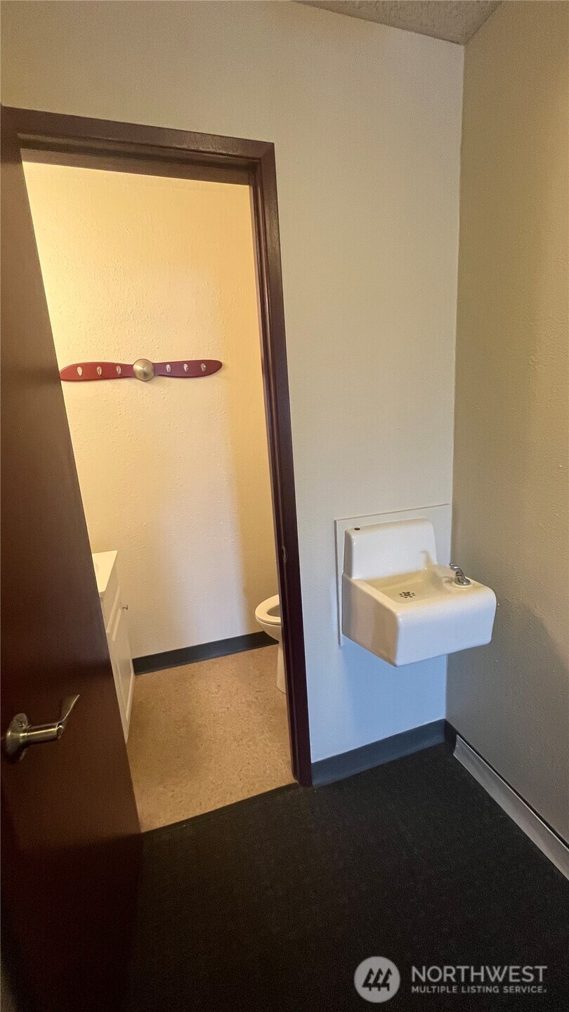 1815 Portland Avenue, Unit 3 Walla Walla, WA 99362 - Photo 12 of 16 a view of front door