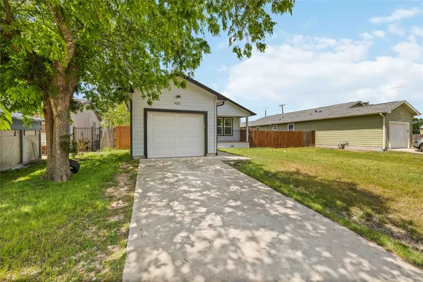 $290,000 | 400 Booth Street, Taylor, TX 76574