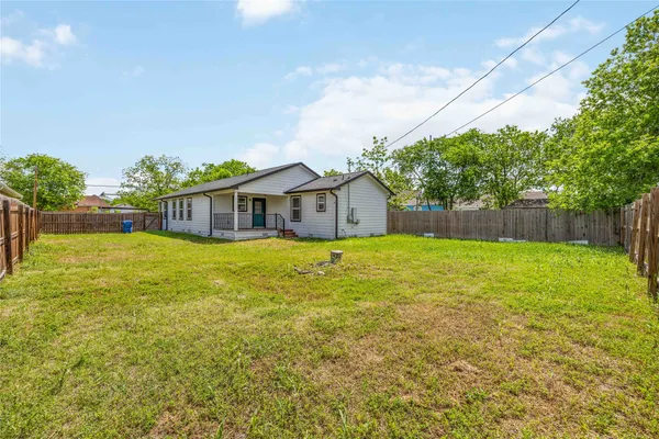 $290,000 | 400 Booth Street, Taylor, TX 76574
