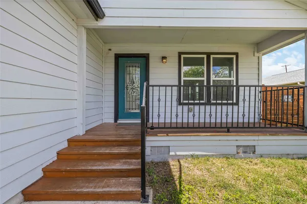 $290,000 | 400 Booth Street, Taylor, TX 76574