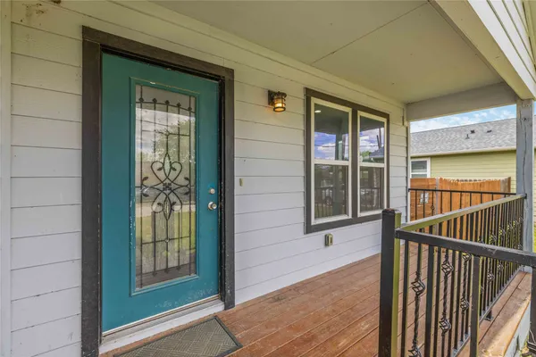 $290,000 | 400 Booth Street, Taylor, TX 76574