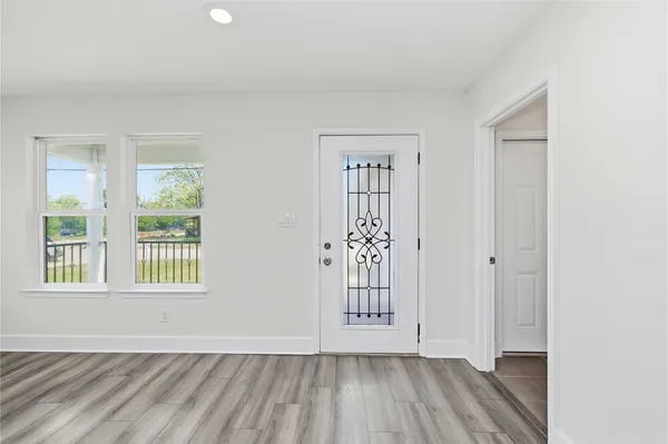 $290,000 | 400 Booth Street, Taylor, TX 76574