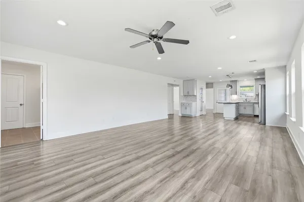 $290,000 | 400 Booth Street, Taylor, TX 76574