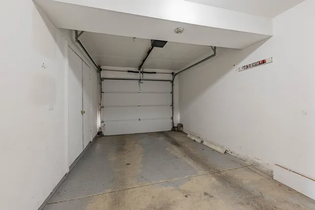 $2,400 | 237 Acorn Drive, Streamwood, IL 60107