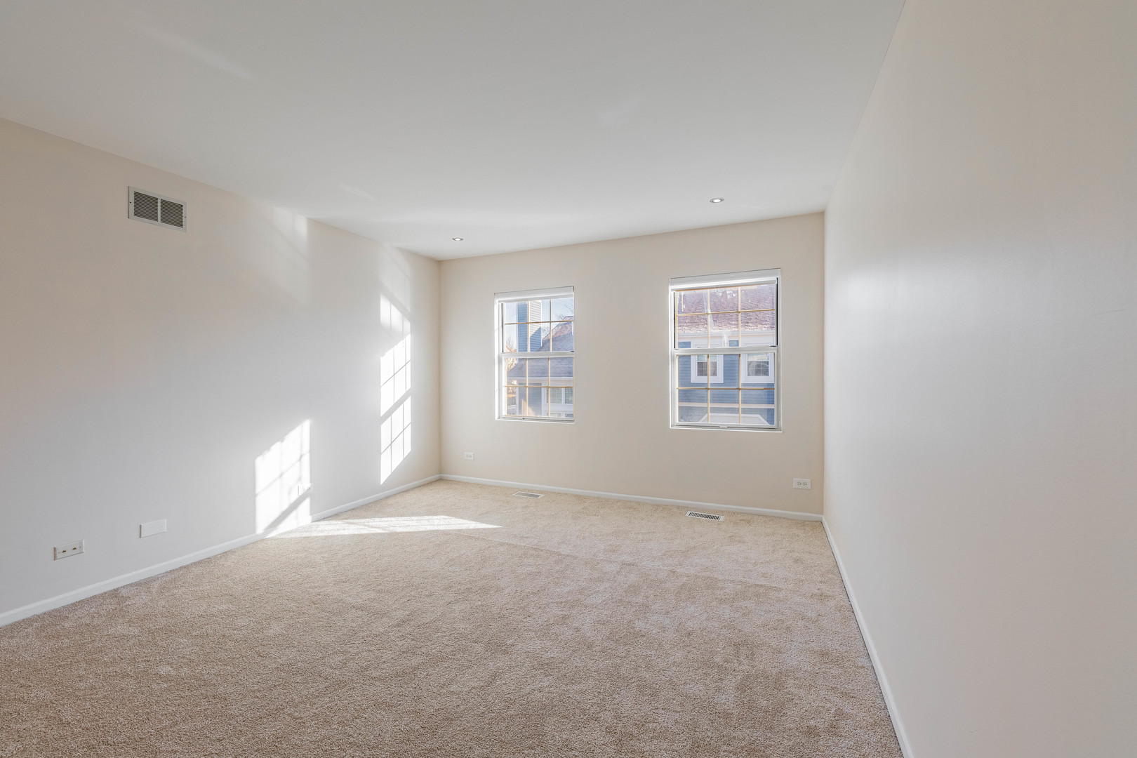 237 Acorn Drive Streamwood, IL 60107 - Photo 13 of 31 a view of an empty room with a window