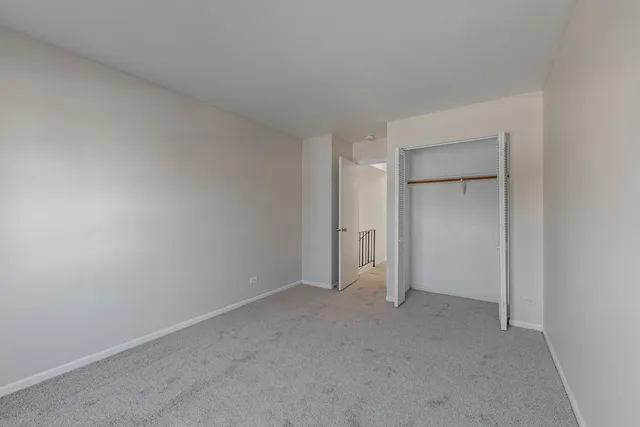 $2,400 | 237 Acorn Drive, Streamwood, IL 60107