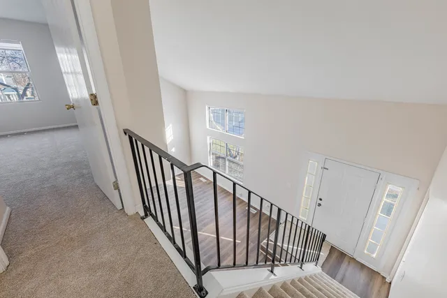 $2,400 | 237 Acorn Drive, Streamwood, IL 60107