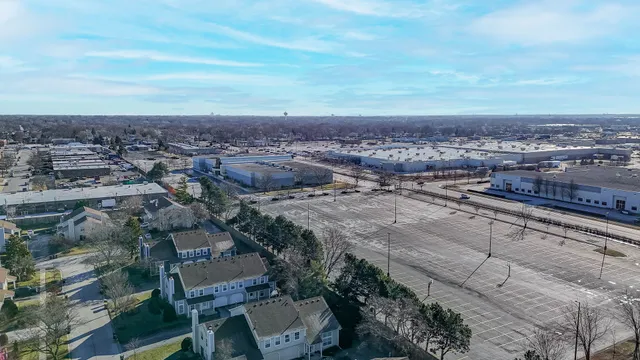 $2,400 | 237 Acorn Drive, Streamwood, IL 60107