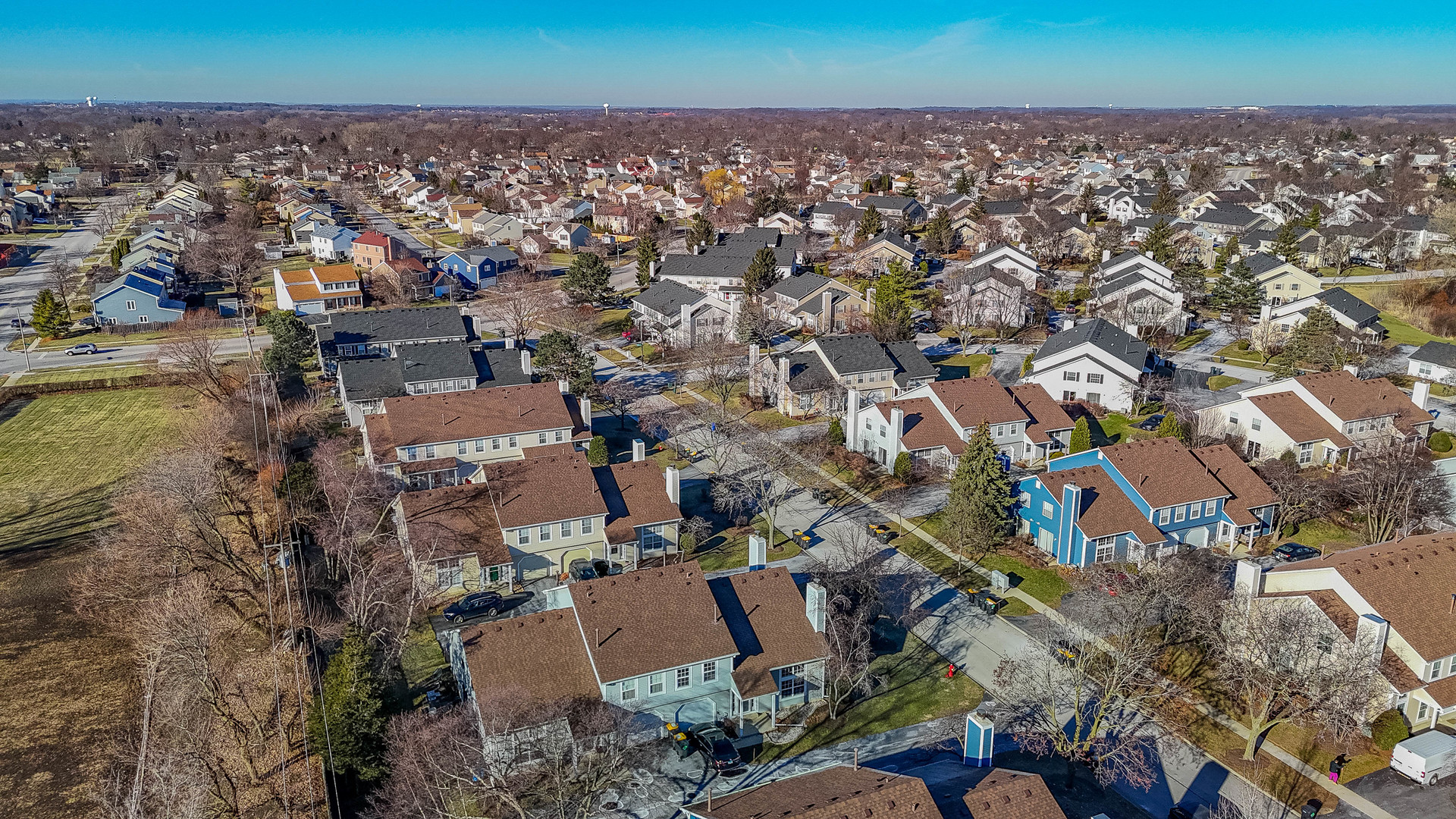 237 Acorn Drive Streamwood, IL 60107 - Photo 29 of 31 an aerial view of multiple house