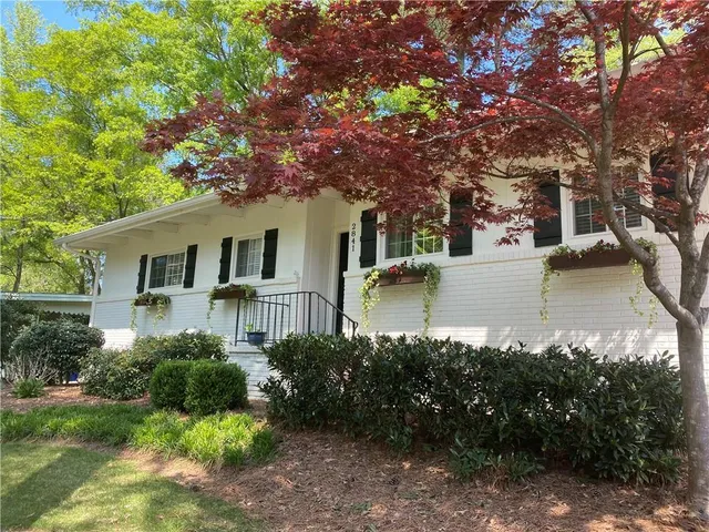$3,400 | 2841 Cravenridge Drive Northeast, Brookhaven, GA 30319