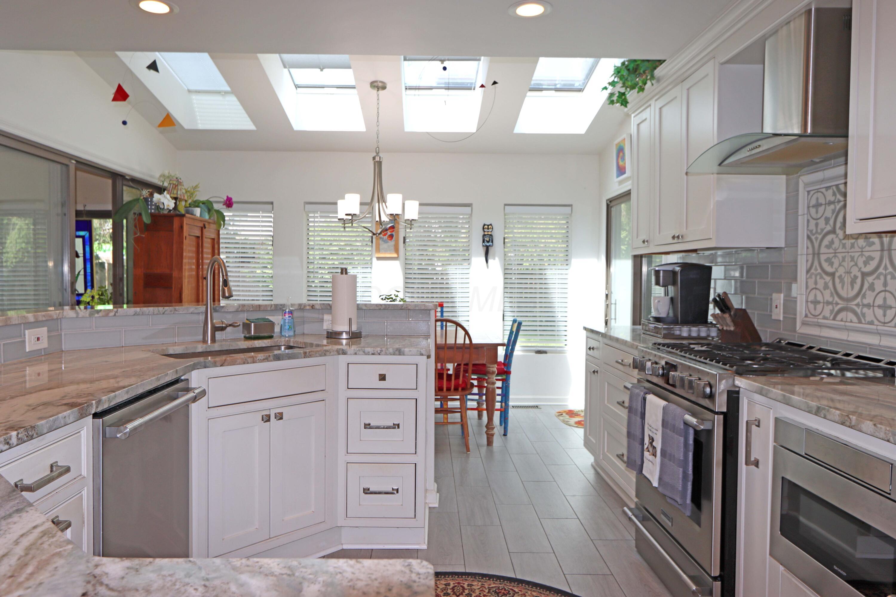 3969 Newhall Road Upper Arlington, OH 43220 - Photo 19 of 82 dinette/eat in kitchen with skylights