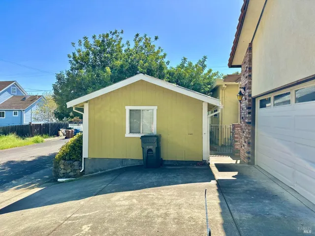 $919,500 | 639 East 5th Street, Benicia, CA 94510