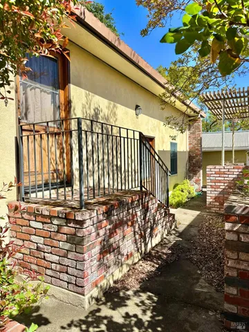 $919,500 | 639 East 5th Street, Benicia, CA 94510