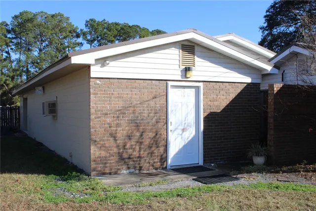 $1,100 | 108 Elm Road, Brunswick, GA 31525