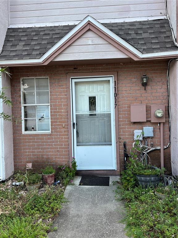 11017 Yorkshire Ridge Court Orlando, FL 32837 - Photo 2 of 30