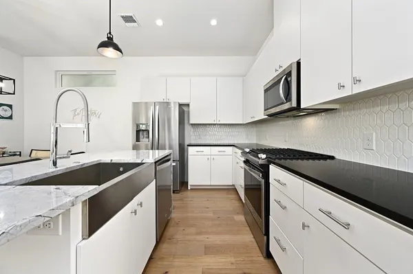 $4,995 | 5212 Huisache Street, Unit 2, Austin, TX 78751