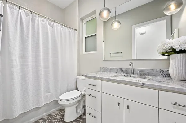 $4,995 | 5212 Huisache Street, Unit 2, Austin, TX 78751