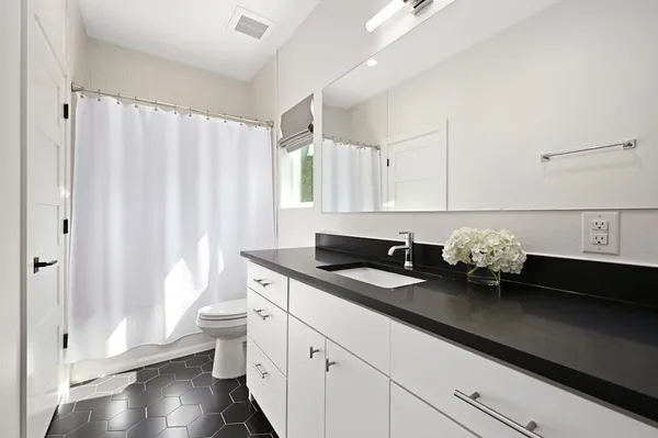 $4,995 | 5212 Huisache Street, Unit 2, Austin, TX 78751