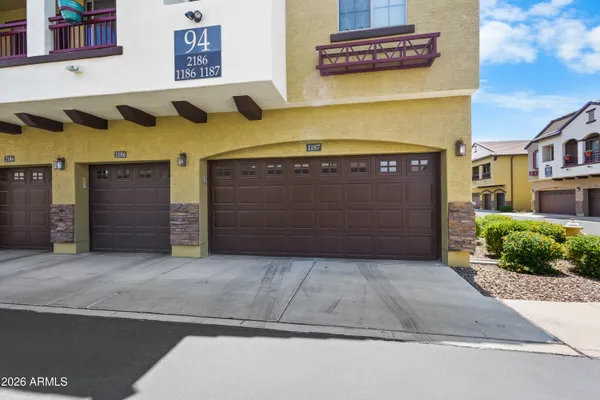 $1,995 | 2725 East Mine Creek Road, Unit 1187, Phoenix, AZ 85024