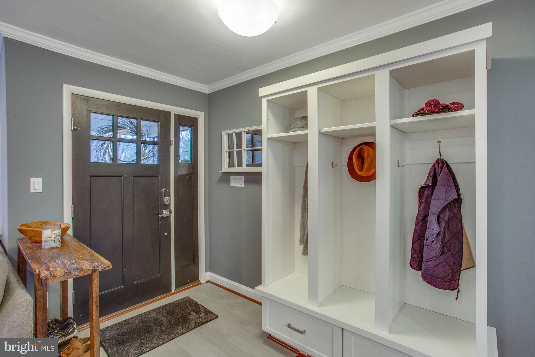 2906 Hideaway Road Fairfax, VA 22031 - Photo 4 of 57 Gallery Image 4