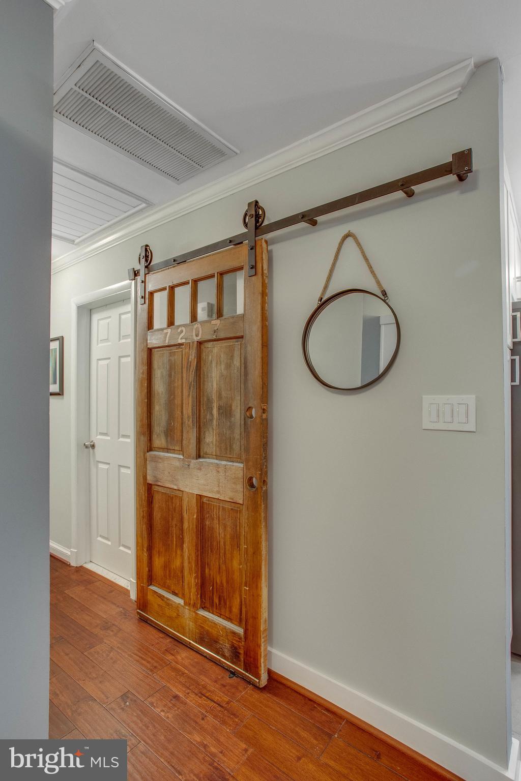 2906 Hideaway Road Fairfax, VA 22031 - Photo 5 of 57 Gallery Image 5