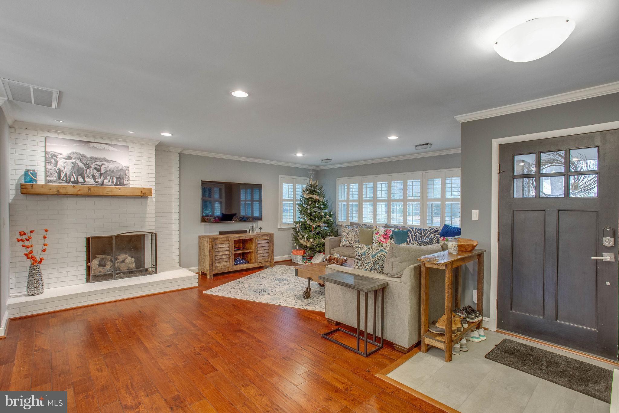 2906 Hideaway Road Fairfax, VA 22031 - Photo 6 of 57 Gallery Image 6