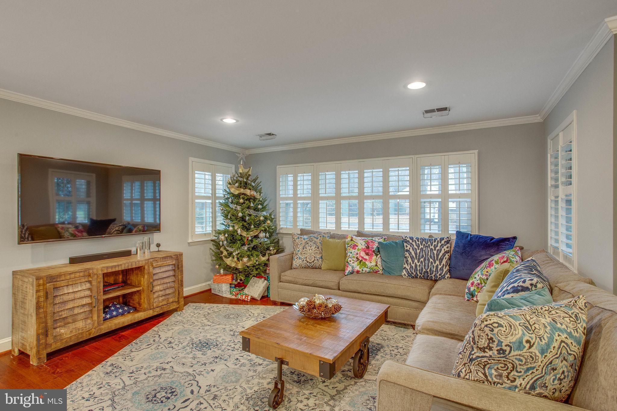 2906 Hideaway Road Fairfax, VA 22031 - Photo 7 of 57 Gallery Image 7