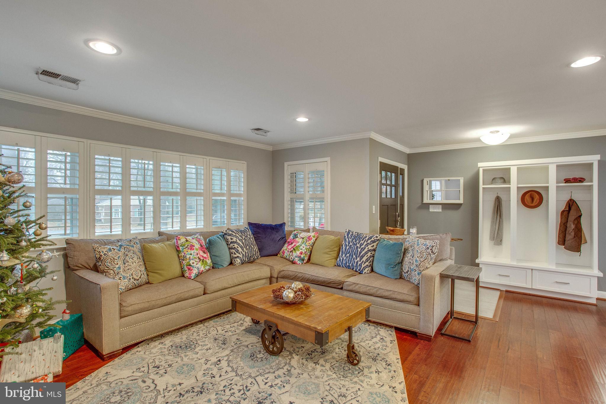2906 Hideaway Road Fairfax, VA 22031 - Photo 10 of 57 Gallery Image 10