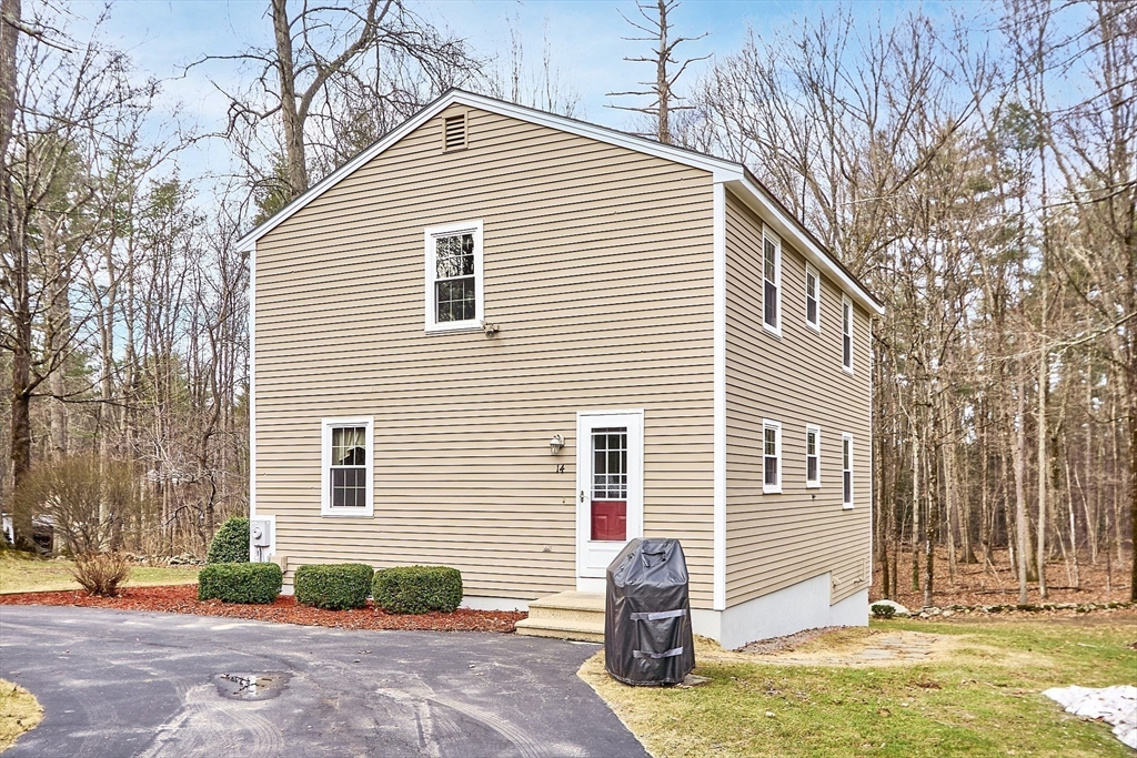 14 Countryside Road Pepperell, MA 01463 - Photo 3 of 34 Gallery Image 3