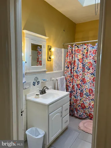 $850 | 1630 Conlyn Street, Unit 2, Philadelphia, PA 19141