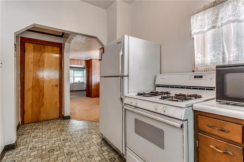 212 Copeland Street McKees Rocks, PA 15136 - Photo 8 of 18