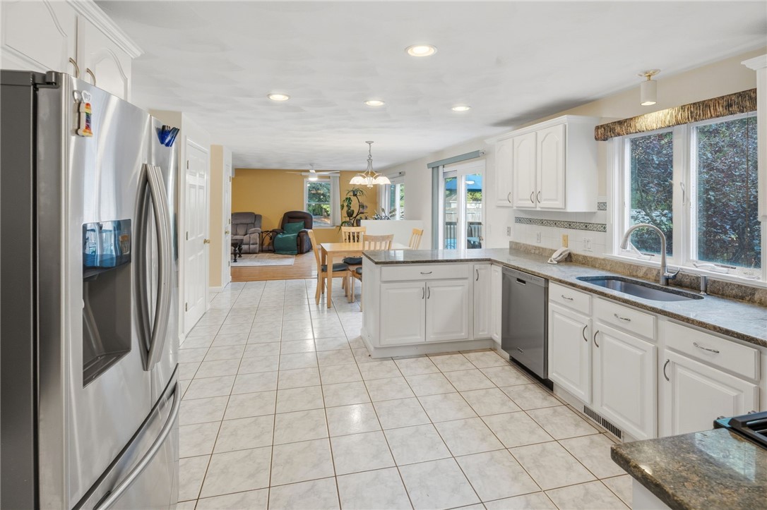 151 Rome Drive Cranston, RI 02921 - Photo 12 of 50