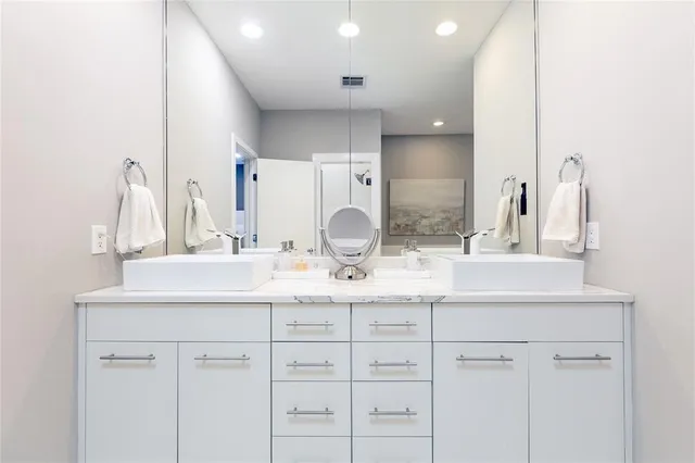 $4,300 | 4100 Travis Street, Unit 2, Dallas, TX 75204