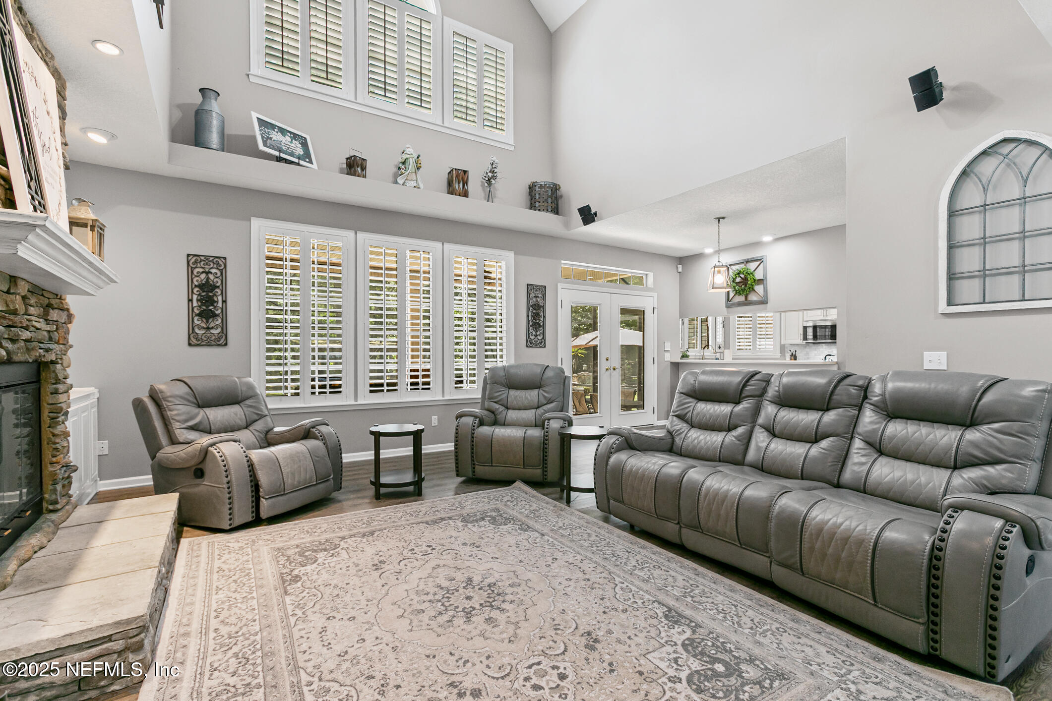 8716 Thomas Road Jacksonville, FL 32219 - Photo 16 of 91 Living Room