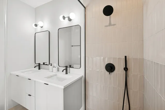 $655,000 | 944 Beloit Avenue, Unit 5, Forest Park, IL 60130