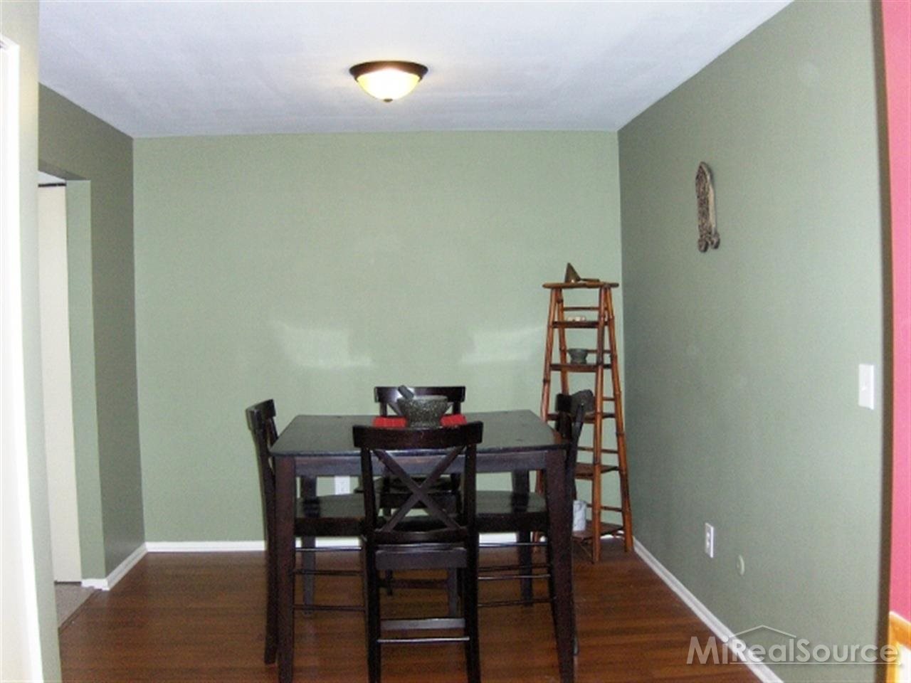 4345 South Crooks Road Royal Oak, MI 48073 - Photo 6 of 14 31189333-5.JPG