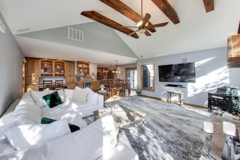 $749,900 | 845 Saugatuck Trail, Vernon Hills, IL 60061