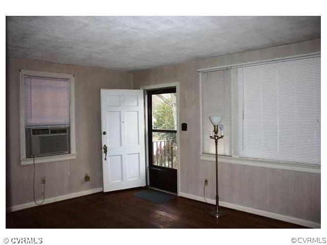 3318 Mike Road Richmond, VA 23234 - Photo 3 of 7 Living Room