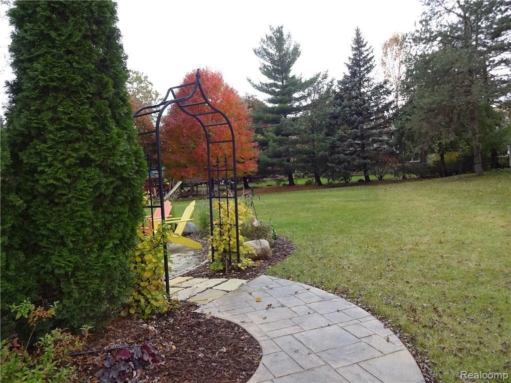 1111 Clopton Bridge Drive Rochester Hills, MI 48306 - Photo 51 of 59