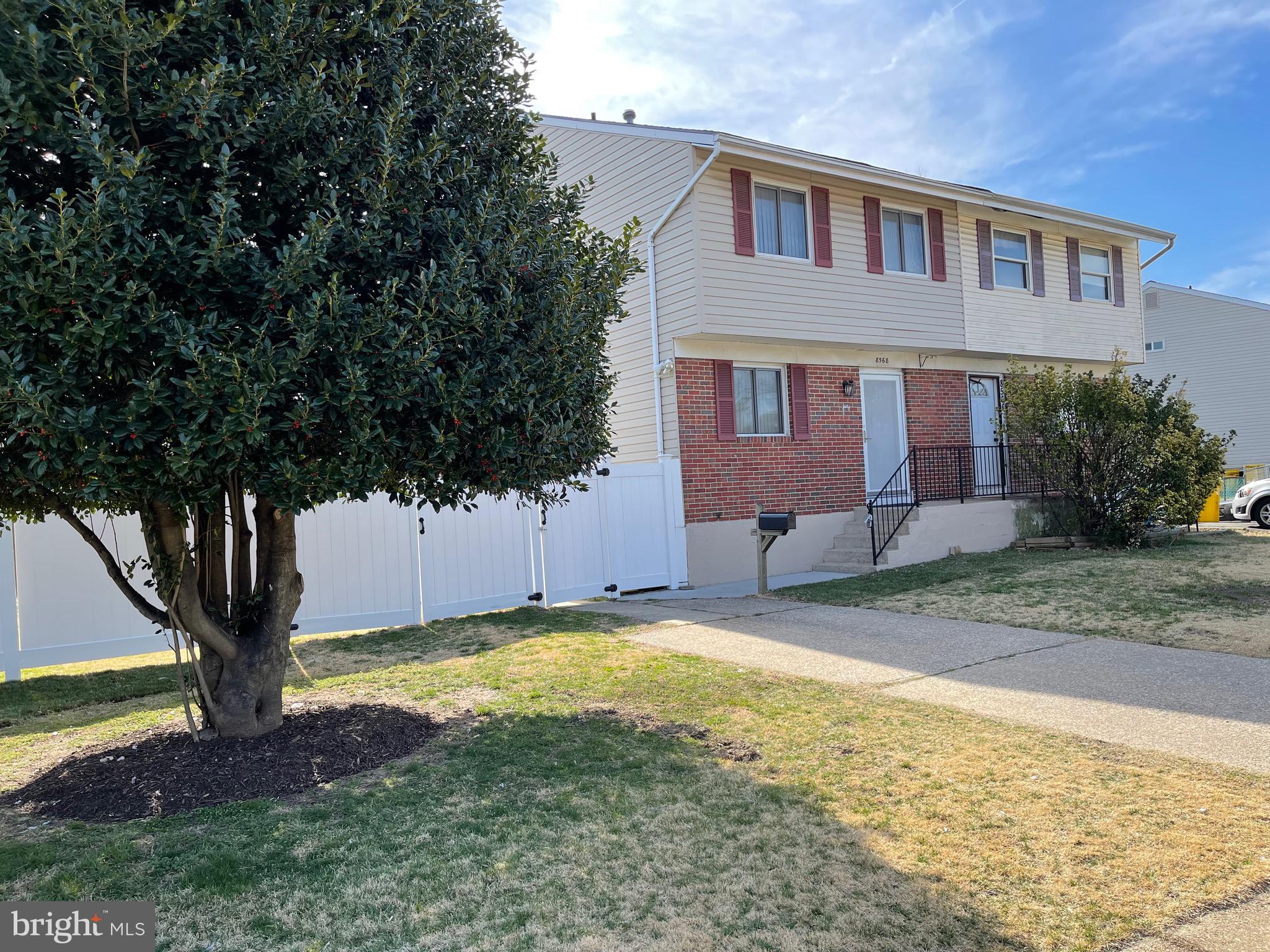 8568 Beacon Point Road Pasadena, MD 21122 - Photo 3 of 46 Gallery Image 3