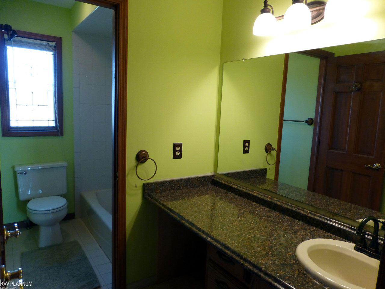 8151 Division Road Casco, MI 48064 - Photo 32 of 72