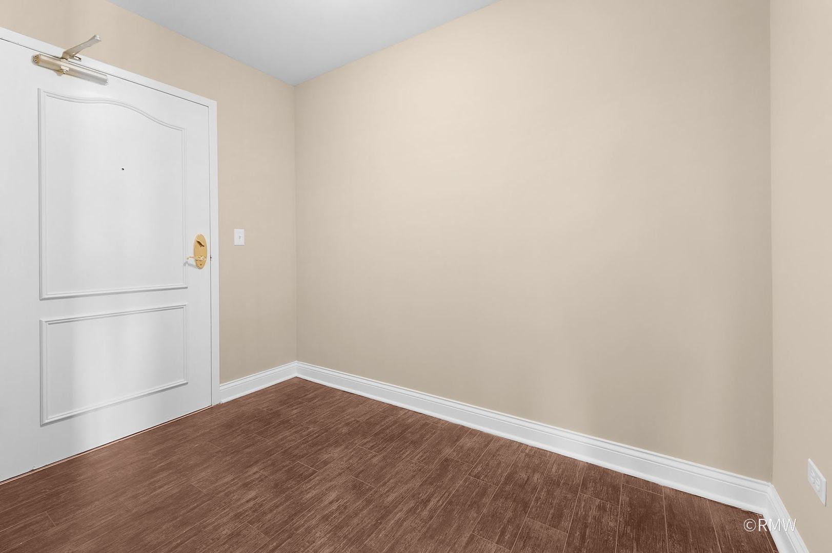2 Itasca Place, Unit 419 Addison, IL 60143 - Photo 5 of 21 a view of an empty room