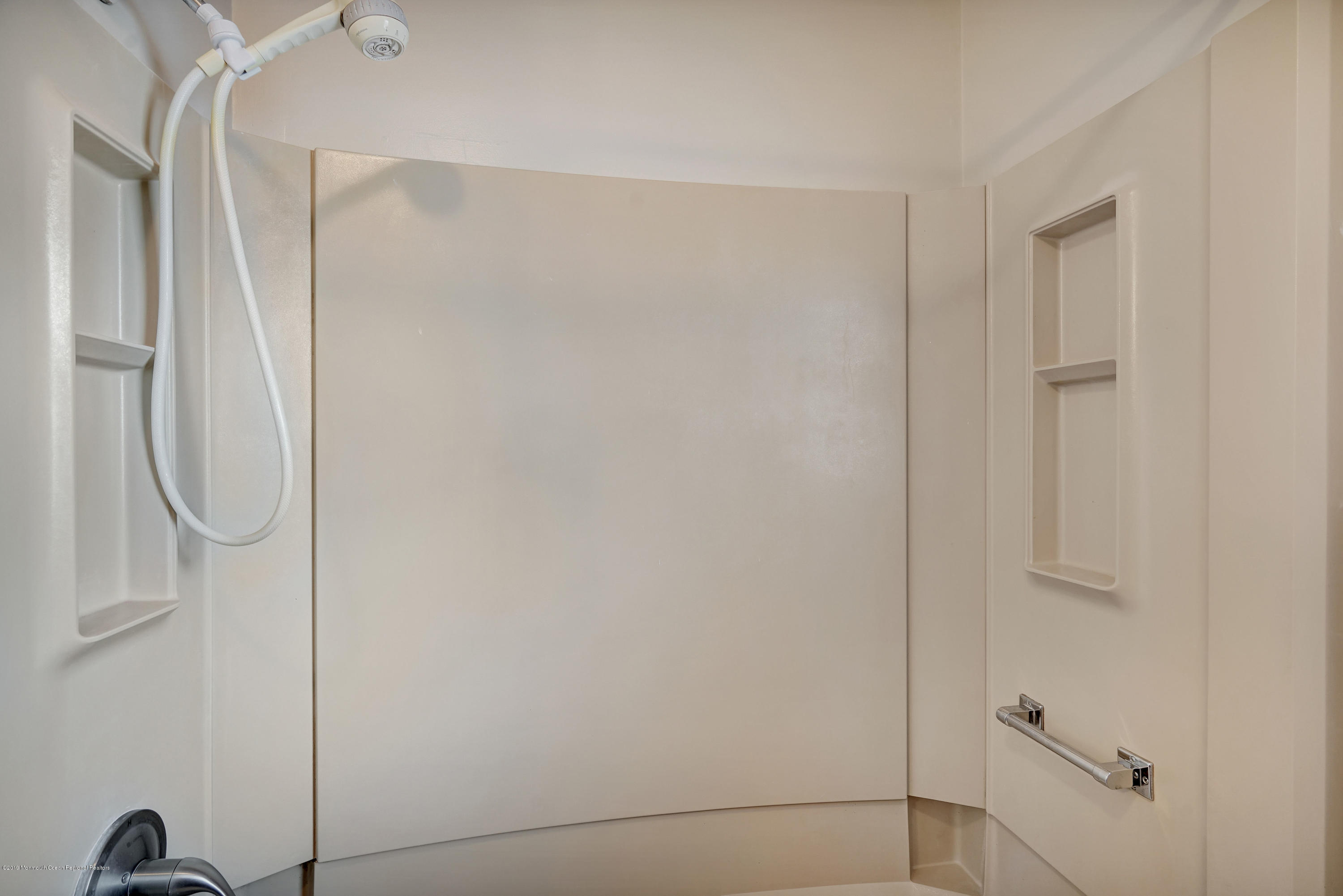 175 Binnacle Road Brick, NJ 08723 - Photo 13 of 23 Tub/Shower