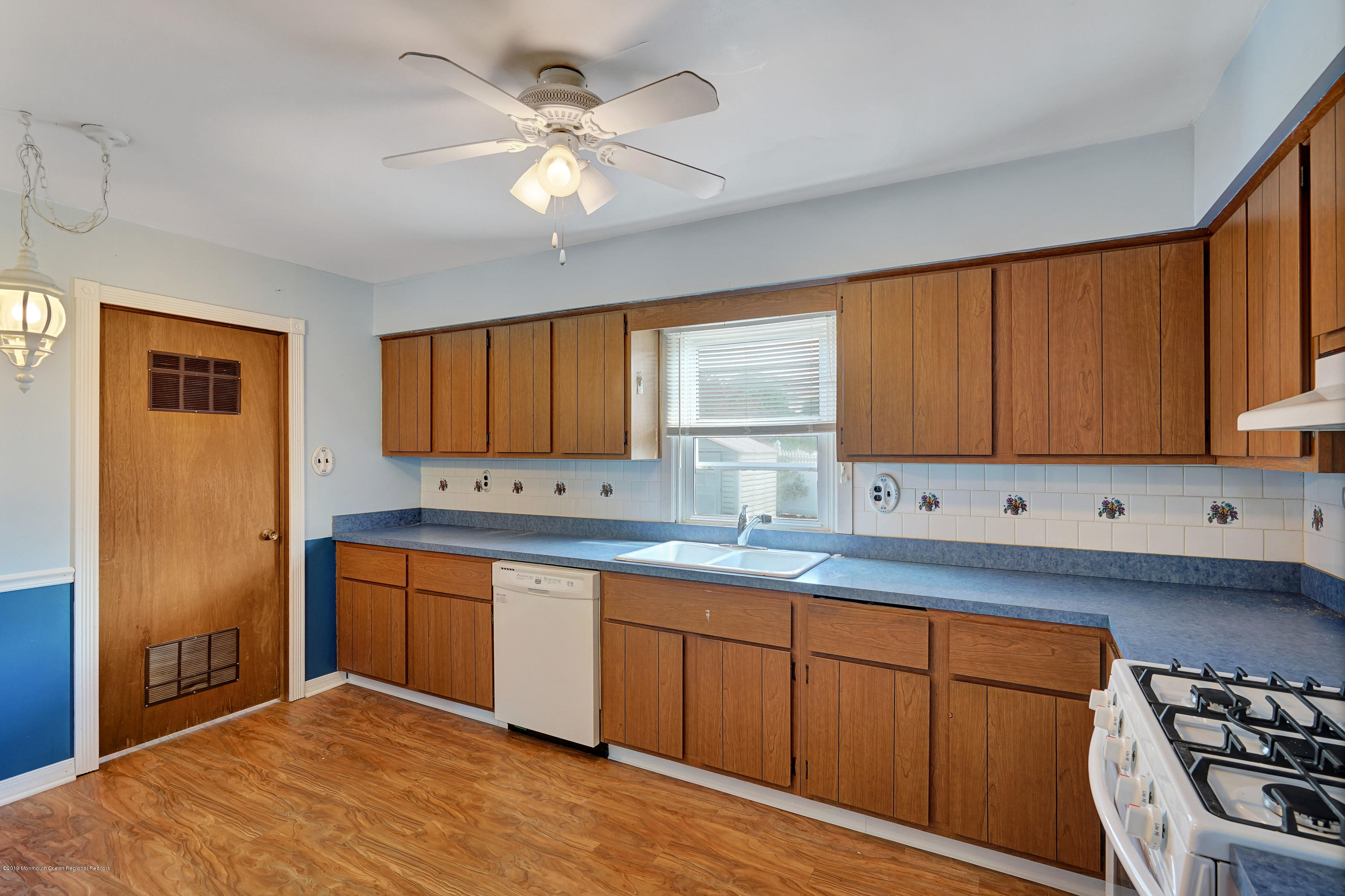 175 Binnacle Road Brick, NJ 08723 - Photo 3 of 23 Kitchen views