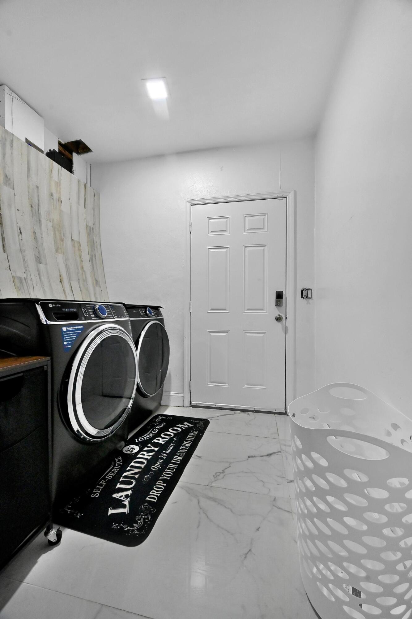 2404 Dade Road Fort Pierce, FL 34982 - Photo 24 of 61 LAUNDRY ROOM