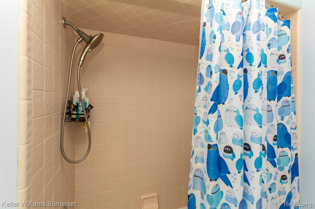 3137 Courtfield Drive Rochester Hills, MI 48309 - Photo 44 of 60