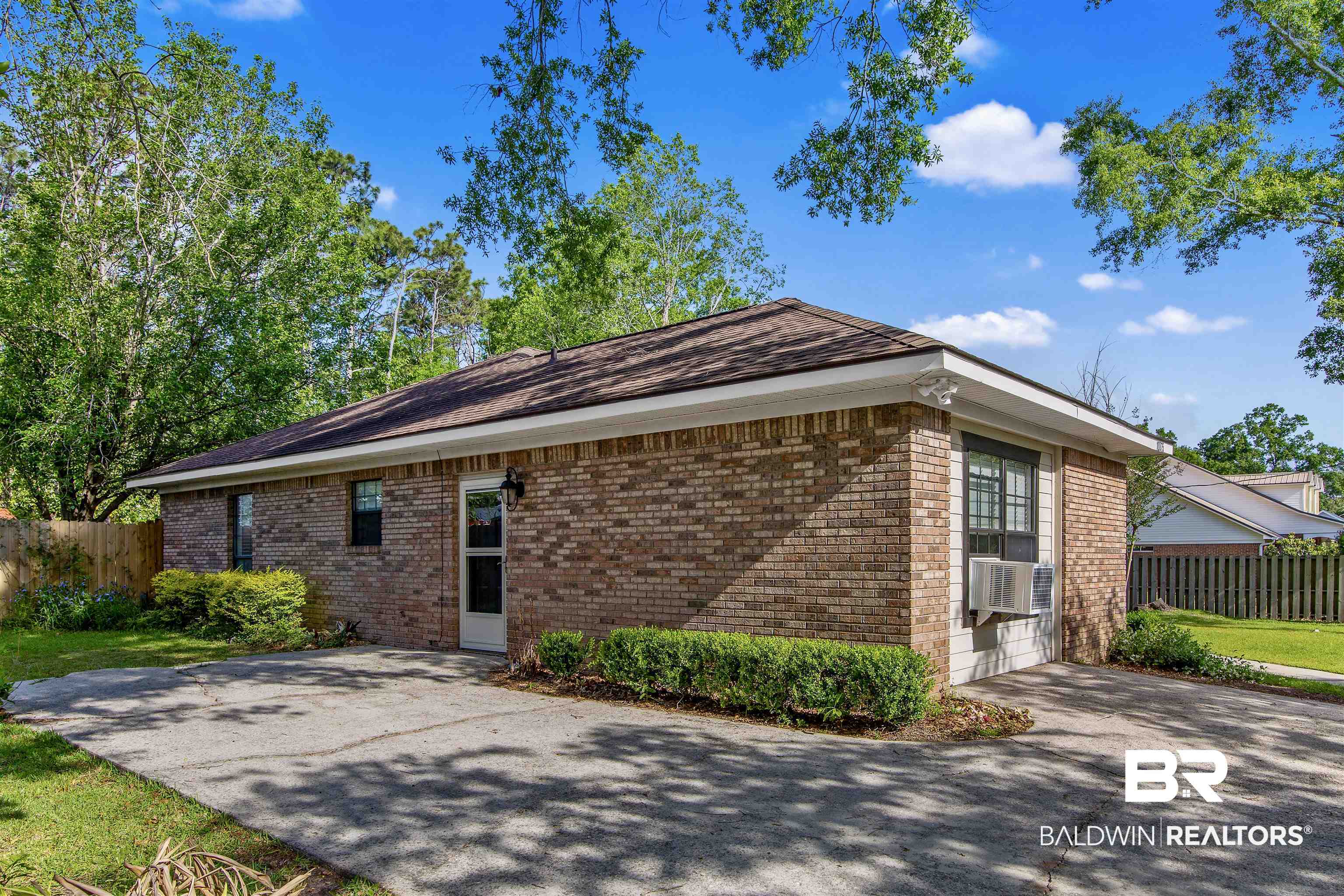 10075 Pineview Drive Foley, AL 36535 - Photo 5 of 34 Gallery Image 5
